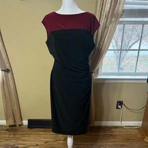 Chaps Black and Burgundy Cap-Sleeve Midi Sheath Dress